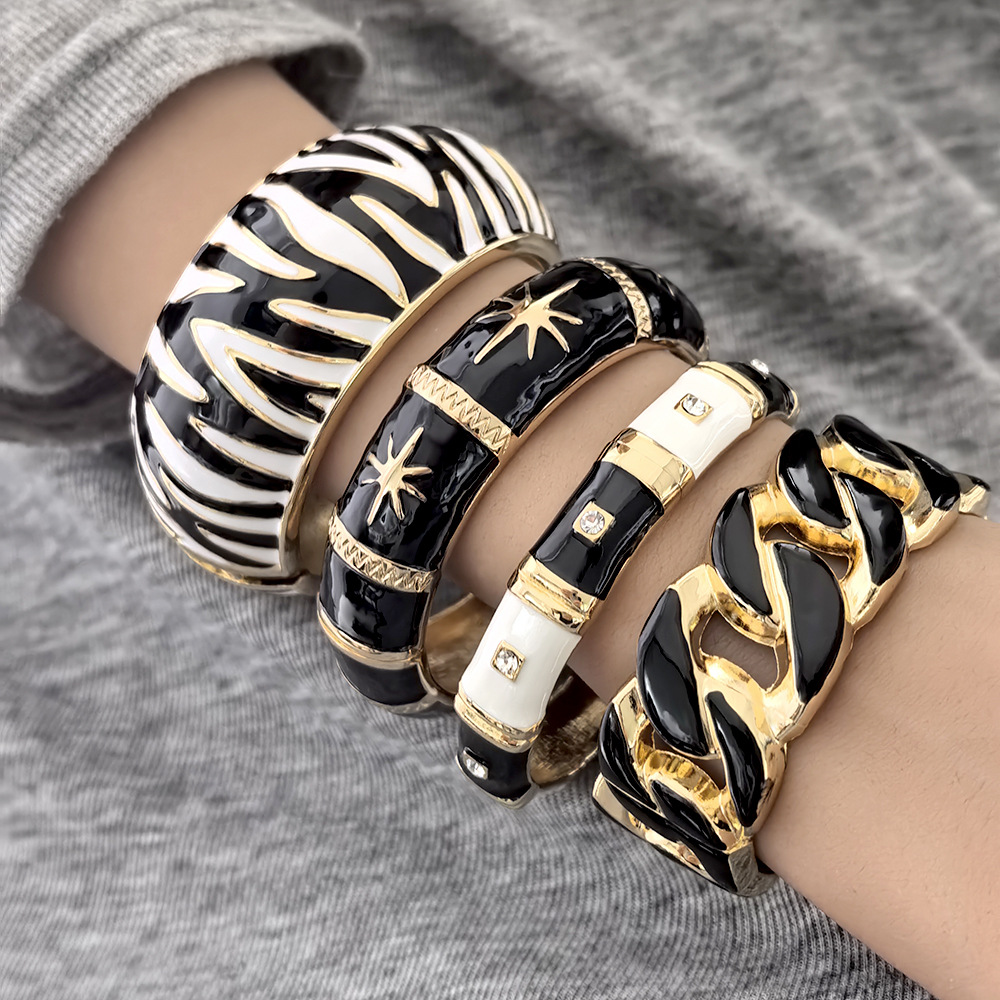 エナメルゴールデンメッキゼブラプリント形状ラウンドメタルワイ - Zebra Tablet Accessories のレビューと価格